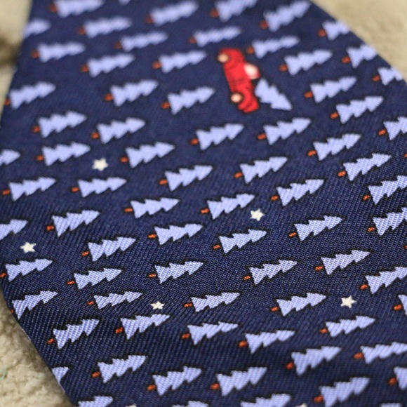 Tommy Hilfiger TBT Christmas Holiday Bow T… - Picture 3 of 6